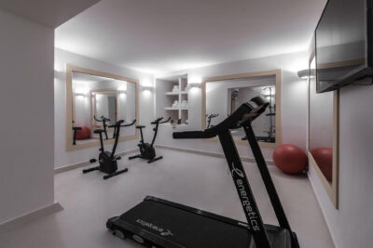 Gallery Suites & Residences พีเรียส ภายนอก รูปภาพ
