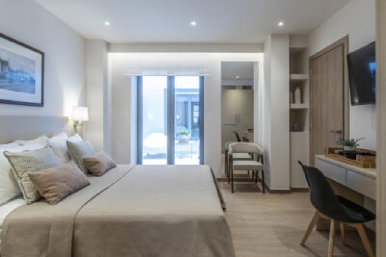 Gallery Suites & Residences พีเรียส ภายนอก รูปภาพ